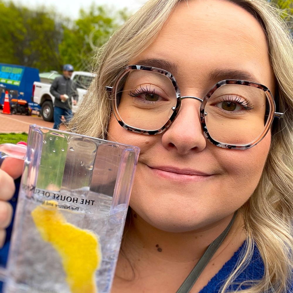 Meet your Posher, Casey